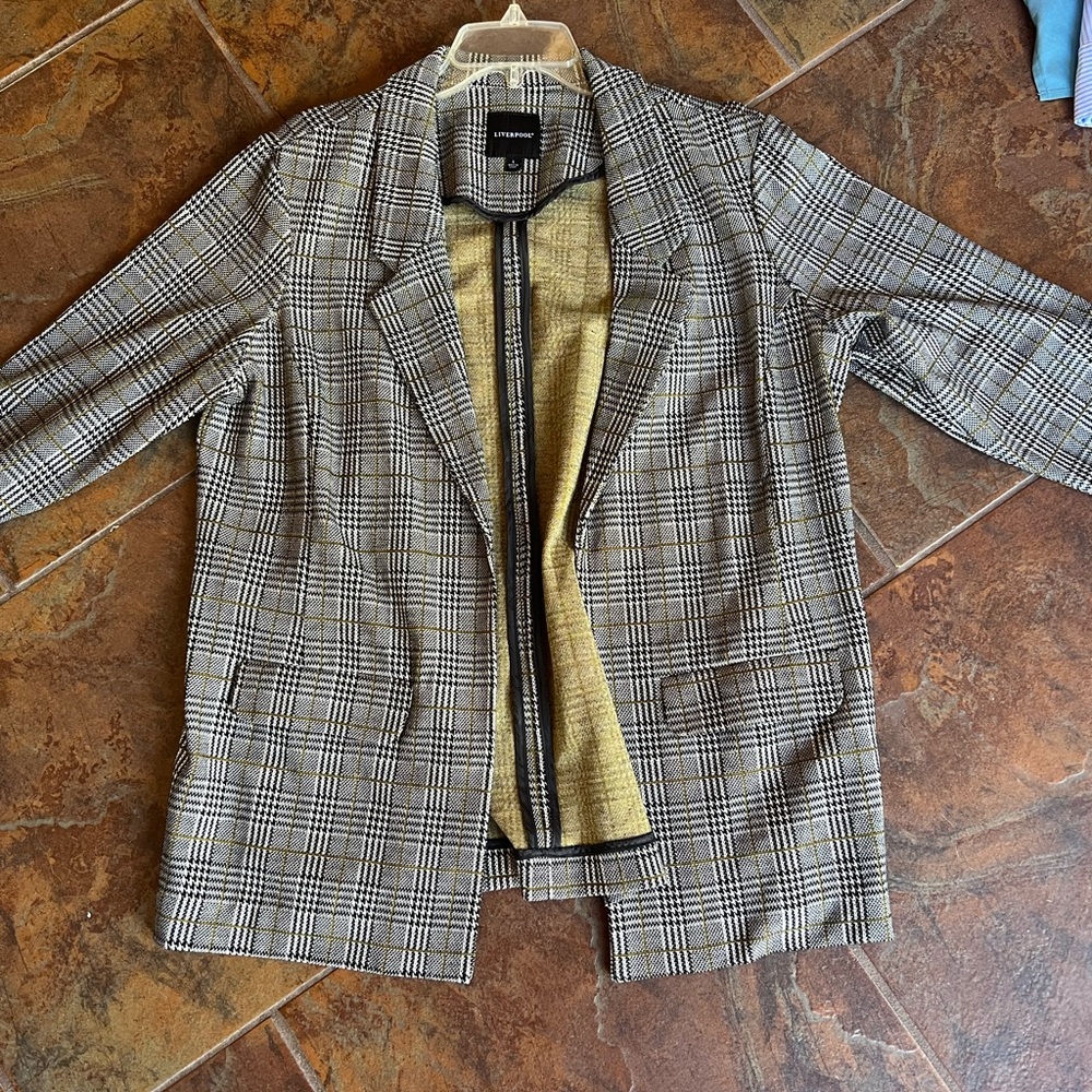 Liver Pool plaid and Houndstooth Blazer. Black, white, green. Size large.
